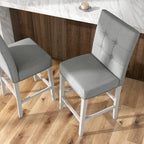 Chaises de comptoir capitonnées modernes grises Tia (lot de 2) par